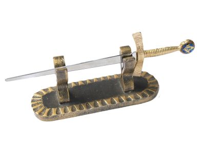 Mini espada com suporte em madeira MDF
